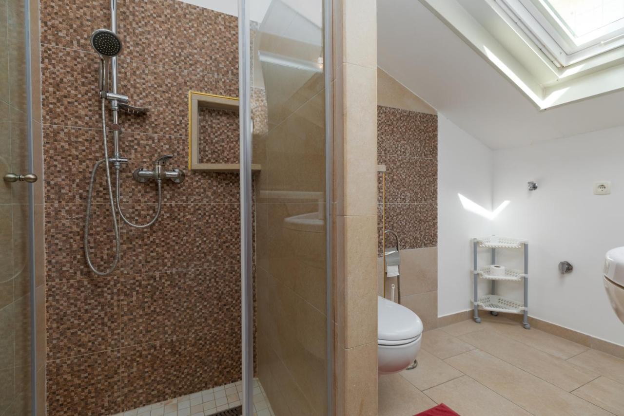 Apartments By The Sea Duce, Omis - 2992 ดูกีรัท ภายนอก รูปภาพ